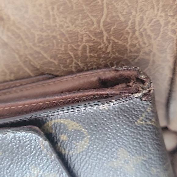 Authentic Vintage Louis Vuitton Wallet - Picture 15 of 16